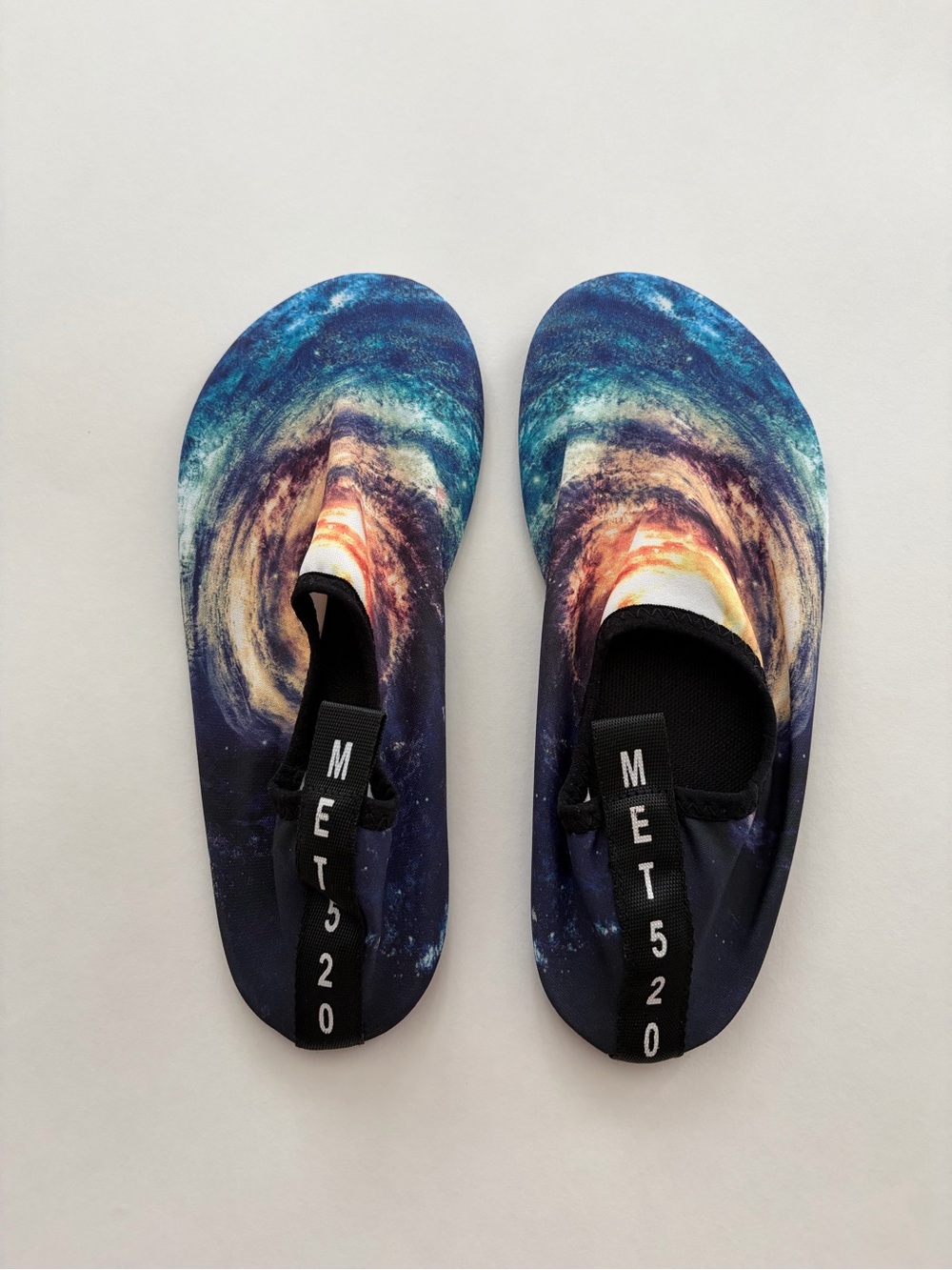 Unisex Galaxy Print Water Shoes- Blue size 38/39 excellent condition Beach, lake